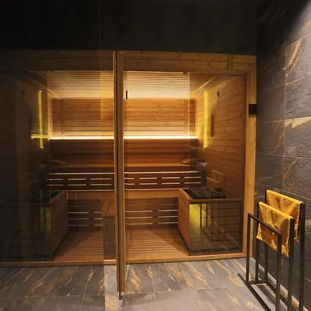 Belvedere Tara Sekulic