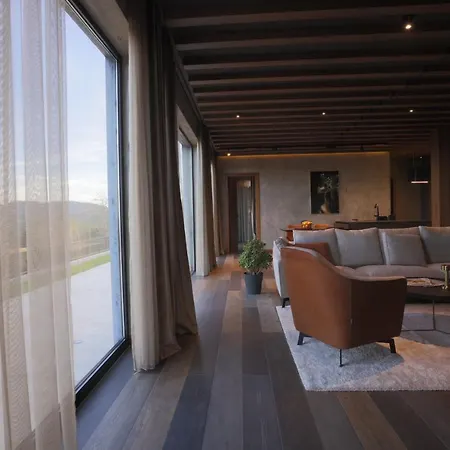 Belvedere Tara Villa *