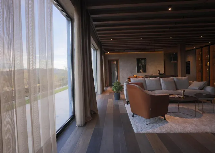 Belvedere Tara Villa *